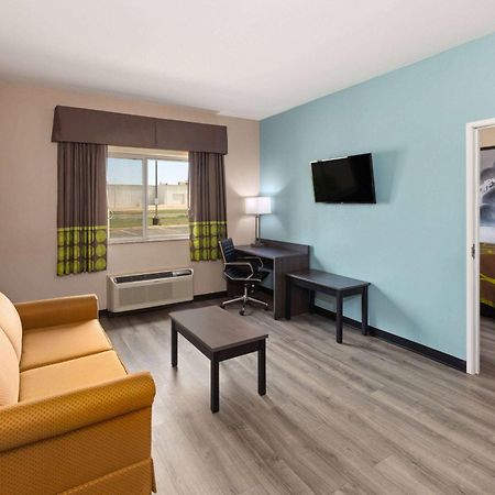 Super 8 By Wyndham Lubbock West Hotel Exterior photo